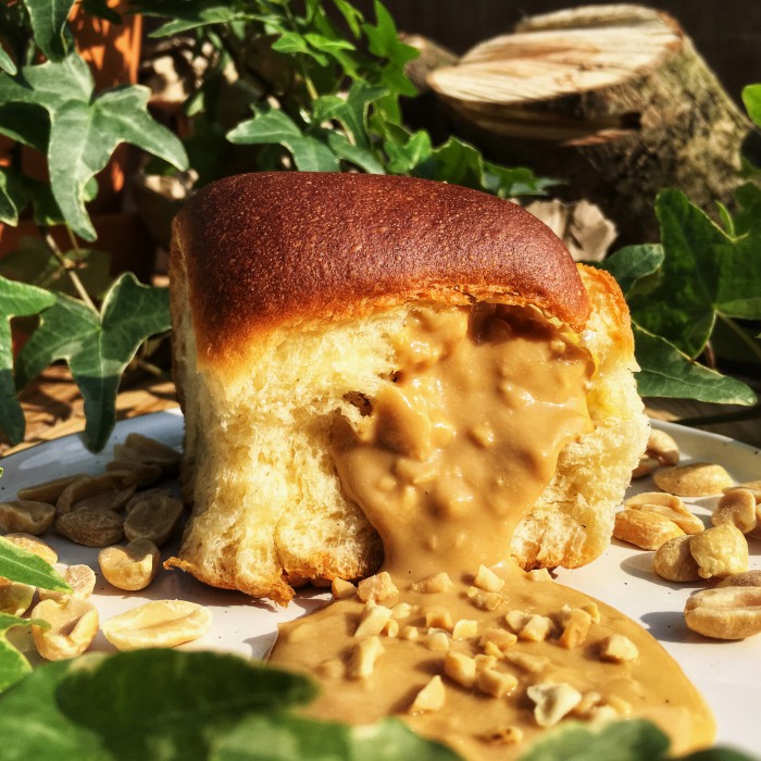 Přečíst Špaldové kváskové buchty s arašídovým krémem