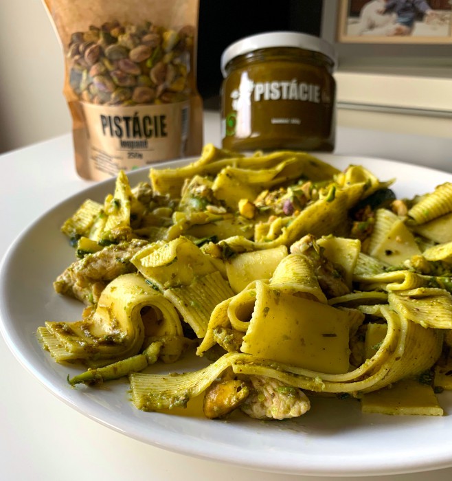 Přečíst TĚSTOVINY S PISTÁCIOVOU OMÁČKOU
