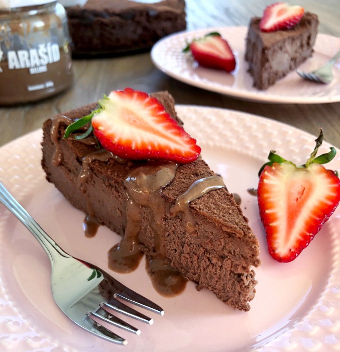 Přečíst ČOKOLÁDOVO PROTEINOVÝ CHEESECAKE