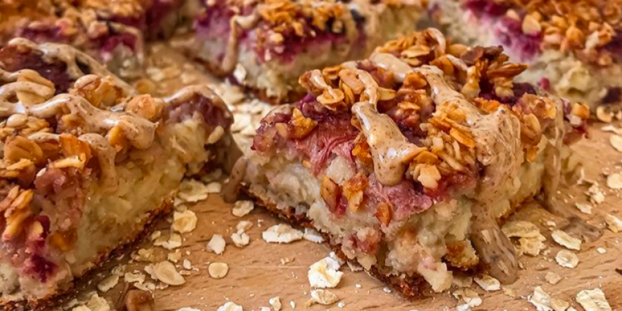 OVOCNÝ KOLÁČ S DROBENKOU