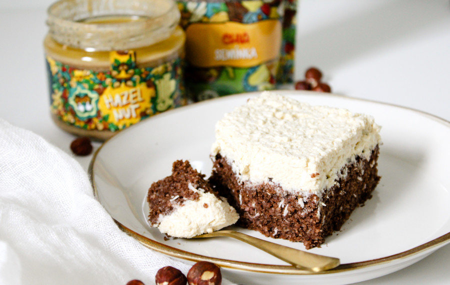 KAKAOVÝ KOLÁČ S TOFU KRÉMEM