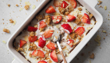 Strawberry cheesecake baked oats